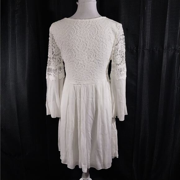 NWOT! EASEL! PUREST WHITE PRINCESS CUT, BELL SLEEVE, LACE BODICE DRESS! SZ L - Picture 7 of 12